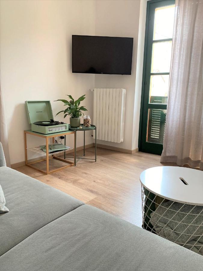La Casa Di Ringhiera Appartement Alba  Buitenkant foto