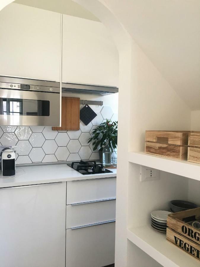 La Casa Di Ringhiera Appartement Alba  Buitenkant foto