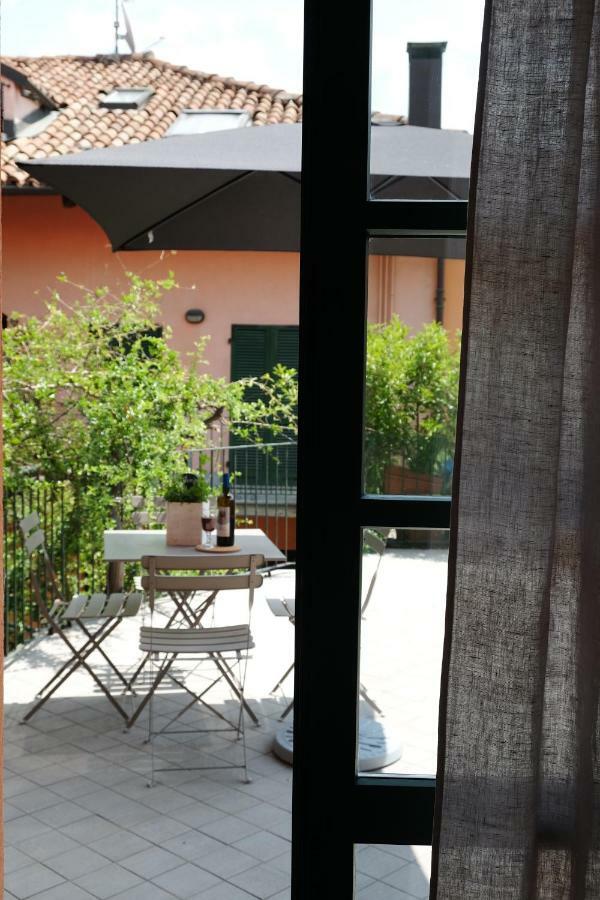 La Casa Di Ringhiera Appartement Alba  Buitenkant foto