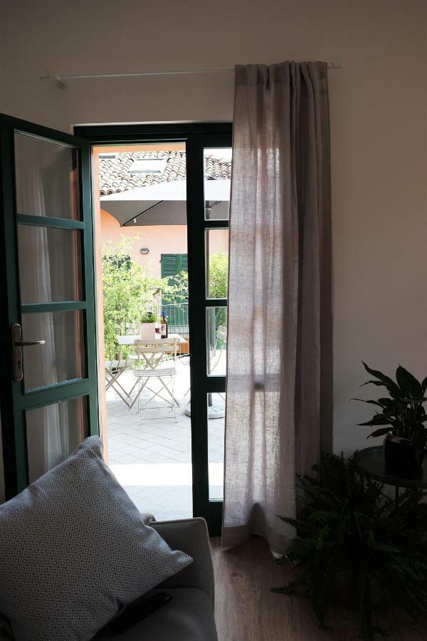 La Casa Di Ringhiera Appartement Alba  Buitenkant foto